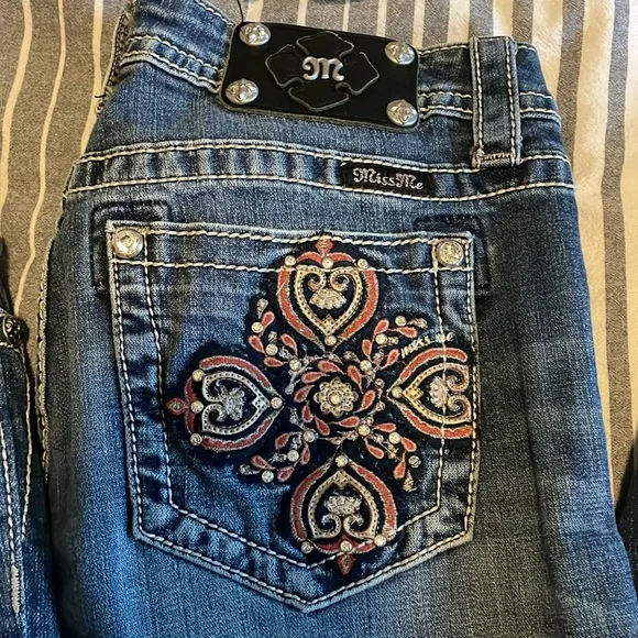 Miss Me Capri Jeans three pairs of 29 waist - Picture 3 of 11